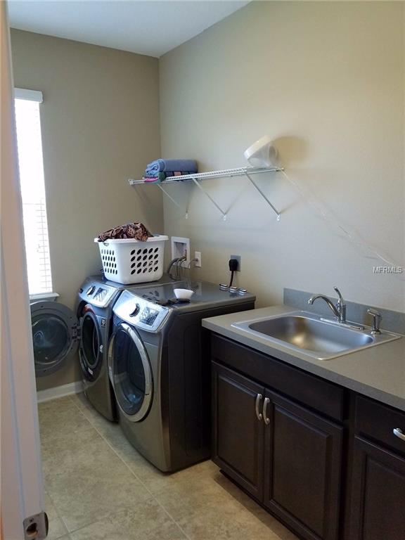 1781 ALEJO DRIVE, APOPKA, Florida 32712, 3 Bedrooms Bedrooms, 6 Rooms Rooms,2 BathroomsBathrooms,Residential,For sale,ALEJO,W7635168