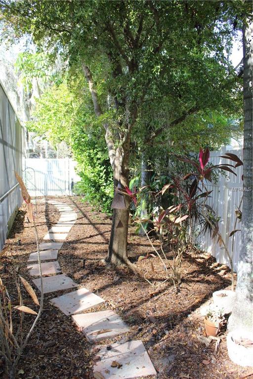 5727 FERN OAK COURT, SARASOTA, Florida 34232, 3 Bedrooms Bedrooms, 9 Rooms Rooms,2 BathroomsBathrooms,Residential,For sale,FERN OAK COURT,A4209781