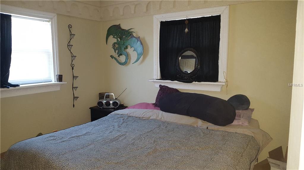 6431 MOCKINGBIRD LANE N, CLEARWATER, Florida 33760, 4 Bedrooms Bedrooms, 6 Rooms Rooms,1 BathroomBathrooms,Residential,For sale,MOCKINGBIRD,W7637813