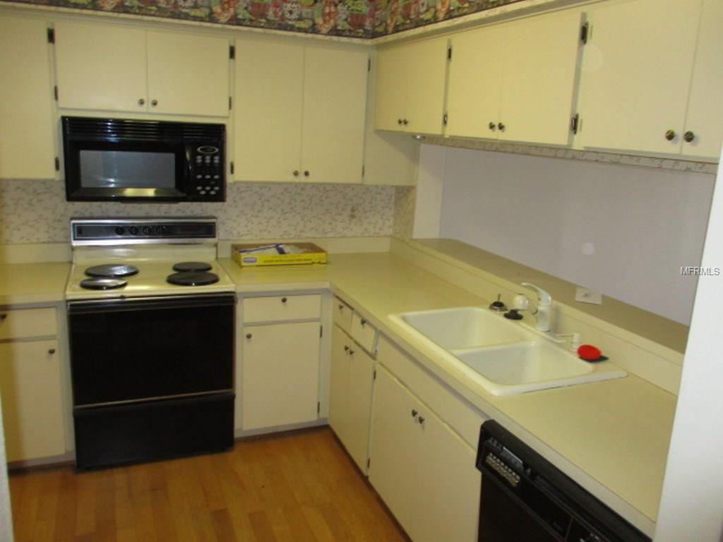 6810 STONESTHROW CIRCLE N, ST PETERSBURG, Florida 33710, 2 Bedrooms Bedrooms, 3 Rooms Rooms,2 BathroomsBathrooms,Residential,For sale,STONESTHROW,U7847547