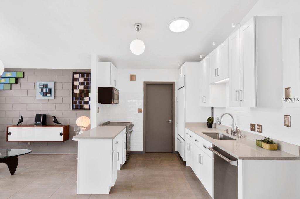 3411 S SUMMERLIN AVENUE, ORLANDO, Florida 32806, 3 Bedrooms Bedrooms, 3 Rooms Rooms,2 BathroomsBathrooms,Residential,For sale,SUMMERLIN,O5542693