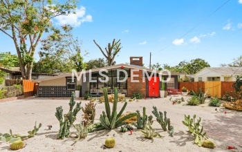 3411 S SUMMERLIN AVENUE, ORLANDO, Florida 32806, 3 Bedrooms Bedrooms, 3 Rooms Rooms,2 BathroomsBathrooms,Residential,For sale,SUMMERLIN,O5542693