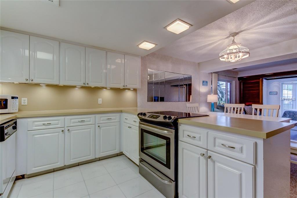 6800 SUNSET WAY, ST PETE BEACH, Florida 33706, 2 Bedrooms Bedrooms, 4 Rooms Rooms,1 BathroomBathrooms,Residential,For sale,SUNSET,U7842771