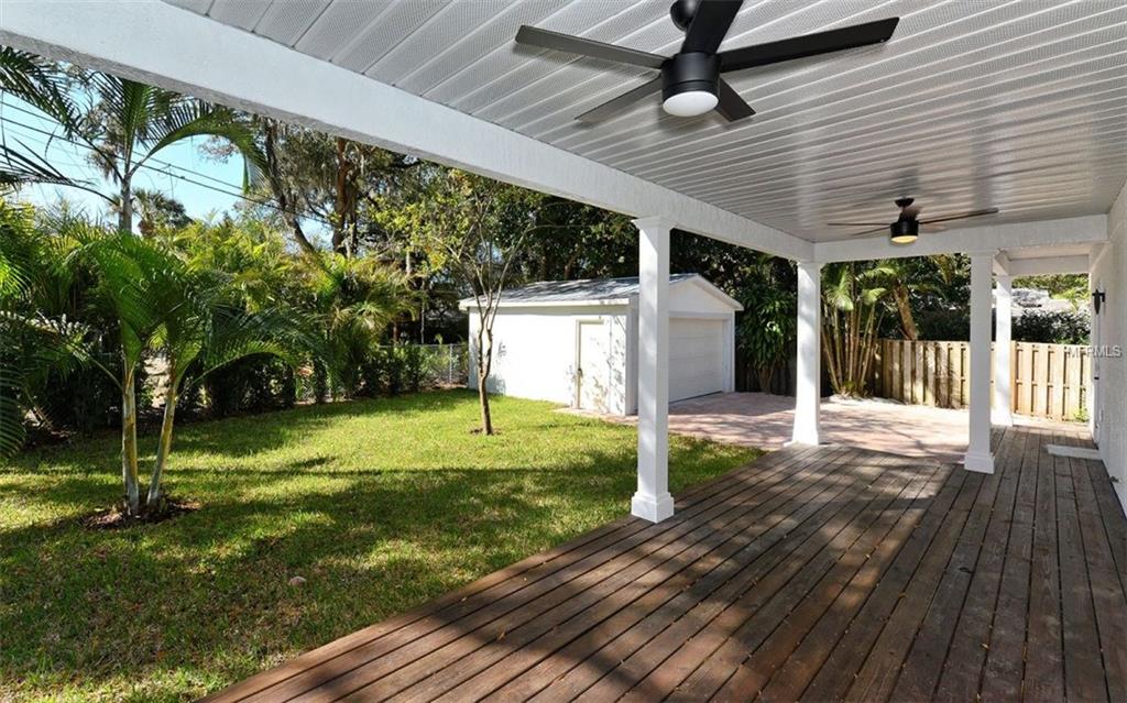 2326 MCCLELLAN PARKWAY, SARASOTA, Florida 34239, 5 Bedrooms Bedrooms, 6 Rooms Rooms,3 BathroomsBathrooms,Residential,For sale,MCCLELLAN,A4209012