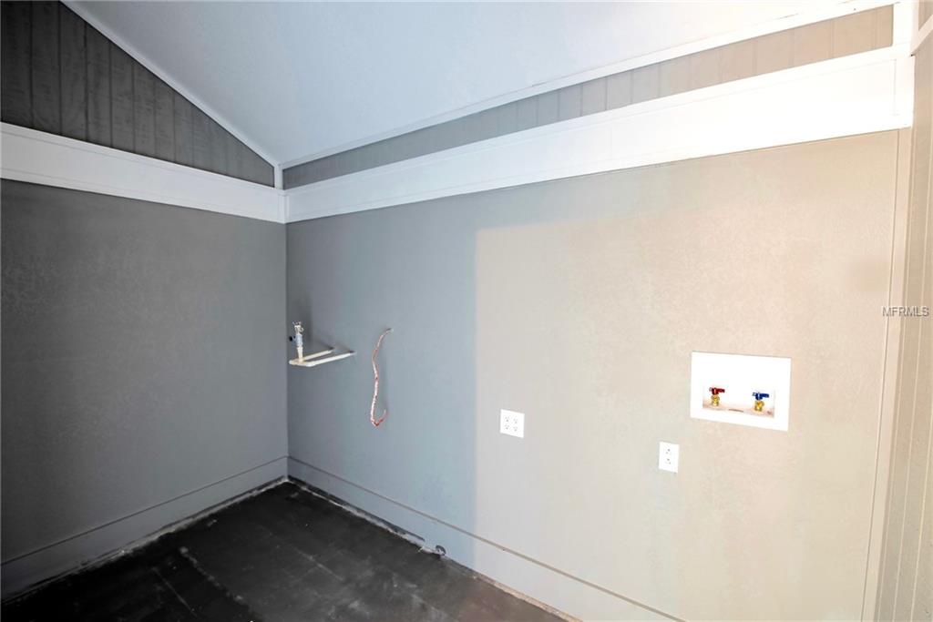 1006 E POWHATAN AVENUE, TAMPA, Florida 33604, 2 Bedrooms Bedrooms, 4 Rooms Rooms,2 BathroomsBathrooms,Residential,For sale,POWHATAN,T2909941