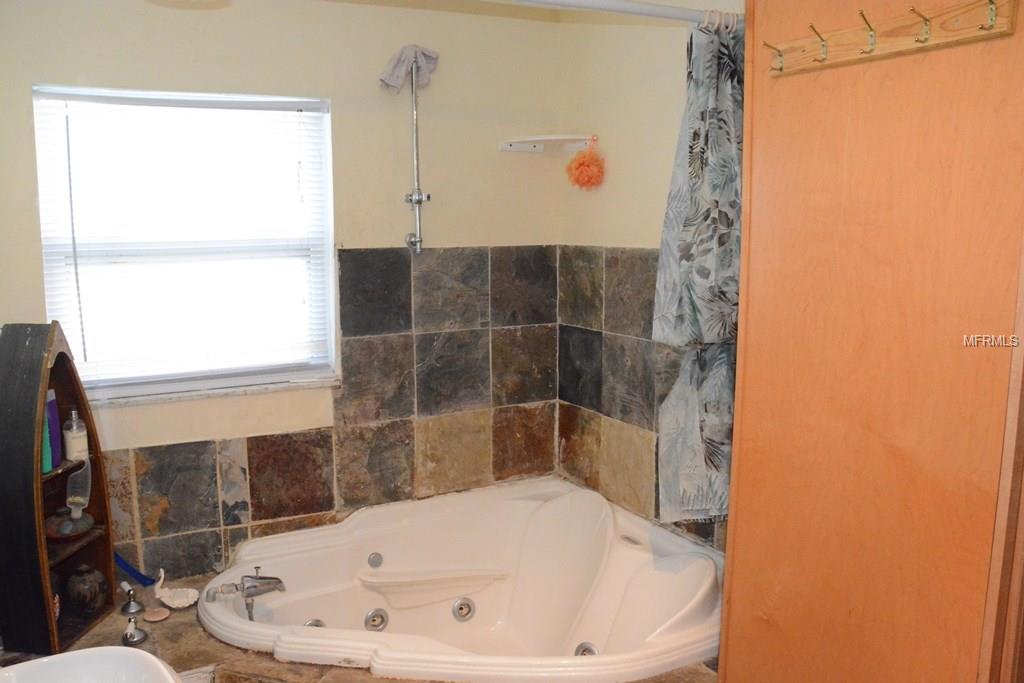 3921 W BAY AVENUE, TAMPA, Florida 33616, 4 Bedrooms Bedrooms, 3 Rooms Rooms,2 BathroomsBathrooms,Residential,For sale,BAY,T2917092