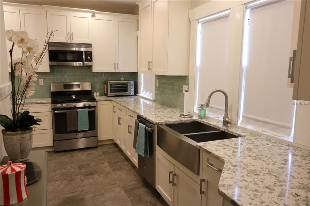 1207 E MCBERRY STREET, TAMPA, Florida 33603, 3 Bedrooms Bedrooms, 6 Rooms Rooms,1 BathroomBathrooms,Residential,For sale,MCBERRY,T2920991