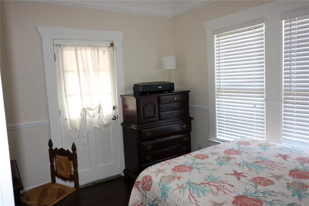 1207 E MCBERRY STREET, TAMPA, Florida 33603, 3 Bedrooms Bedrooms, 6 Rooms Rooms,1 BathroomBathrooms,Residential,For sale,MCBERRY,T2920991