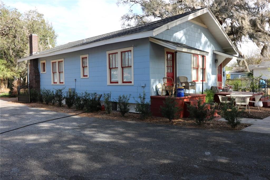 1207 E MCBERRY STREET, TAMPA, Florida 33603, 3 Bedrooms Bedrooms, 6 Rooms Rooms,1 BathroomBathrooms,Residential,For sale,MCBERRY,T2920991