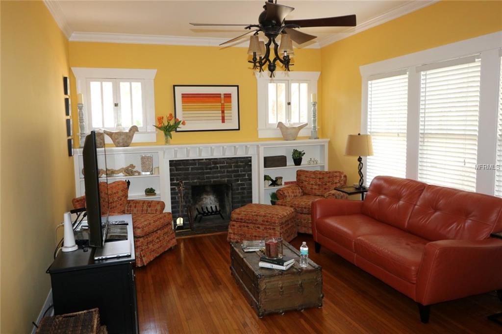 1207 E MCBERRY STREET, TAMPA, Florida 33603, 3 Bedrooms Bedrooms, 6 Rooms Rooms,1 BathroomBathrooms,Residential,For sale,MCBERRY,T2920991