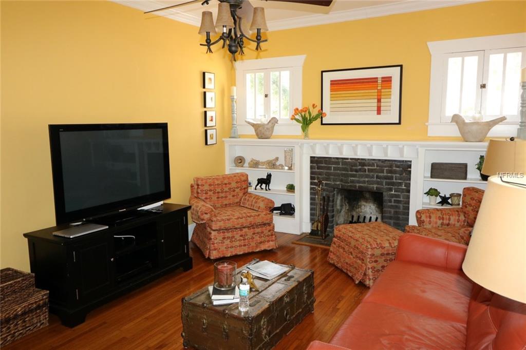 1207 E MCBERRY STREET, TAMPA, Florida 33603, 3 Bedrooms Bedrooms, 6 Rooms Rooms,1 BathroomBathrooms,Residential,For sale,MCBERRY,T2920991