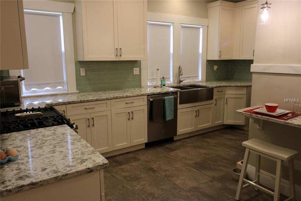 1207 E MCBERRY STREET, TAMPA, Florida 33603, 3 Bedrooms Bedrooms, 6 Rooms Rooms,1 BathroomBathrooms,Residential,For sale,MCBERRY,T2920991