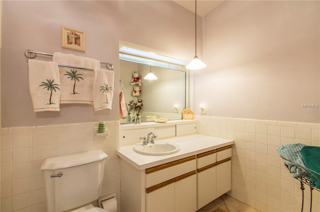 1722 OAKDALE LANE E, CLEARWATER, Florida 33764, 4 Bedrooms Bedrooms, 10 Rooms Rooms,2 BathroomsBathrooms,Residential,For sale,OAKDALE,U7844846