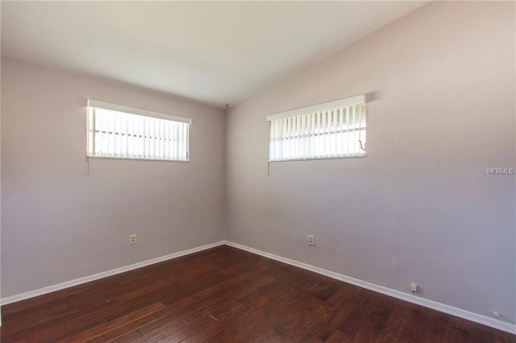 1722 OAKDALE LANE E, CLEARWATER, Florida 33764, 4 Bedrooms Bedrooms, 10 Rooms Rooms,2 BathroomsBathrooms,Residential,For sale,OAKDALE,U7844846