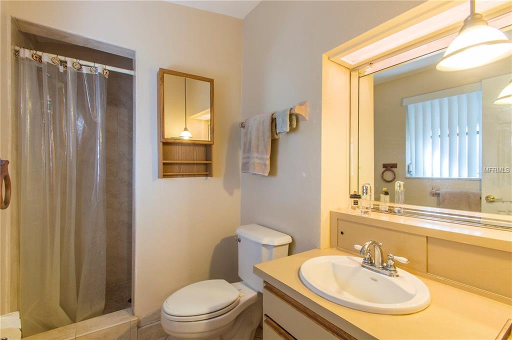 1722 OAKDALE LANE E, CLEARWATER, Florida 33764, 4 Bedrooms Bedrooms, 10 Rooms Rooms,2 BathroomsBathrooms,Residential,For sale,OAKDALE,U7844846