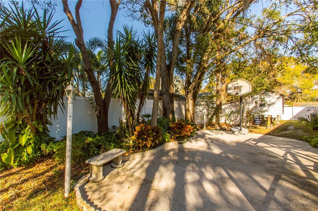 1722 OAKDALE LANE E, CLEARWATER, Florida 33764, 4 Bedrooms Bedrooms, 10 Rooms Rooms,2 BathroomsBathrooms,Residential,For sale,OAKDALE,U7844846