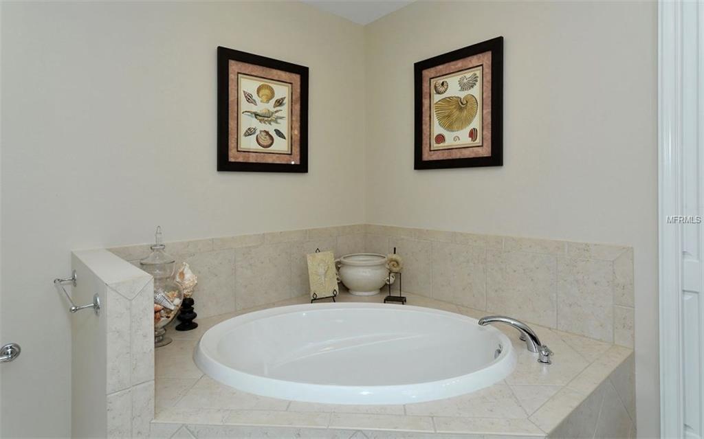 11140 HACIENDA DEL MAR BOULEVARD, PLACIDA, Florida 33946, 2 Bedrooms Bedrooms, 6 Rooms Rooms,2 BathroomsBathrooms,Residential,For sale,HACIENDA DEL MAR,D5922835