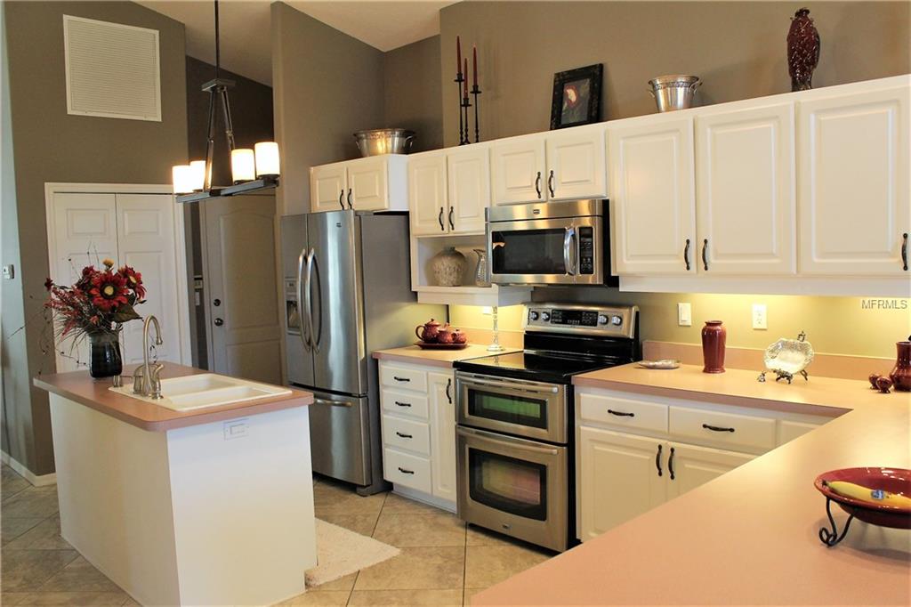 6401 HUNTINGTON DRIVE, ZEPHYRHILLS, Florida 33542, 4 Bedrooms Bedrooms, 7 Rooms Rooms,2 BathroomsBathrooms,Residential,For sale,HUNTINGTON,T2927182