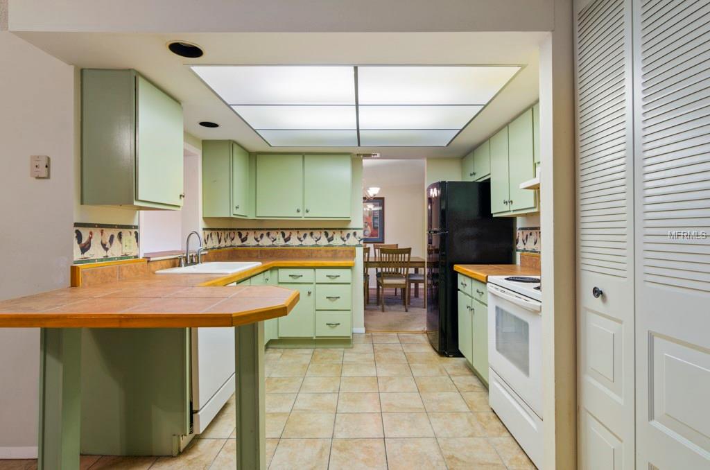 1256 OAK STREET, OCOEE, Florida 34761, 4 Bedrooms Bedrooms, 10 Rooms Rooms,2 BathroomsBathrooms,Residential,For sale,OAK,O5560976