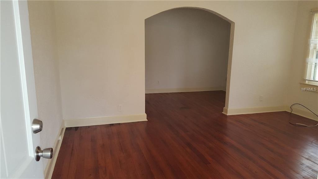 218 PALMETTO STREET, AUBURNDALE, Florida 33823, 3 Bedrooms Bedrooms, 6 Rooms Rooms,1 BathroomBathrooms,Residential,For sale,PALMETTO STREET,S4856987