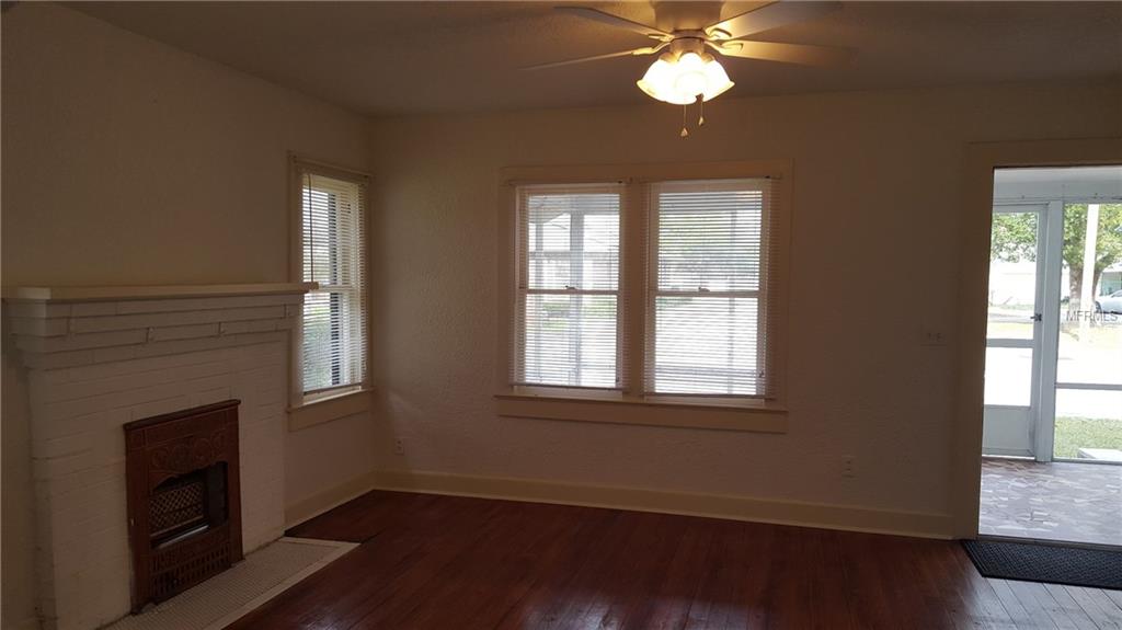 218 PALMETTO STREET, AUBURNDALE, Florida 33823, 3 Bedrooms Bedrooms, 6 Rooms Rooms,1 BathroomBathrooms,Residential,For sale,PALMETTO STREET,S4856987