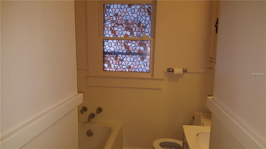 218 PALMETTO STREET, AUBURNDALE, Florida 33823, 3 Bedrooms Bedrooms, 6 Rooms Rooms,1 BathroomBathrooms,Residential,For sale,PALMETTO STREET,S4856987