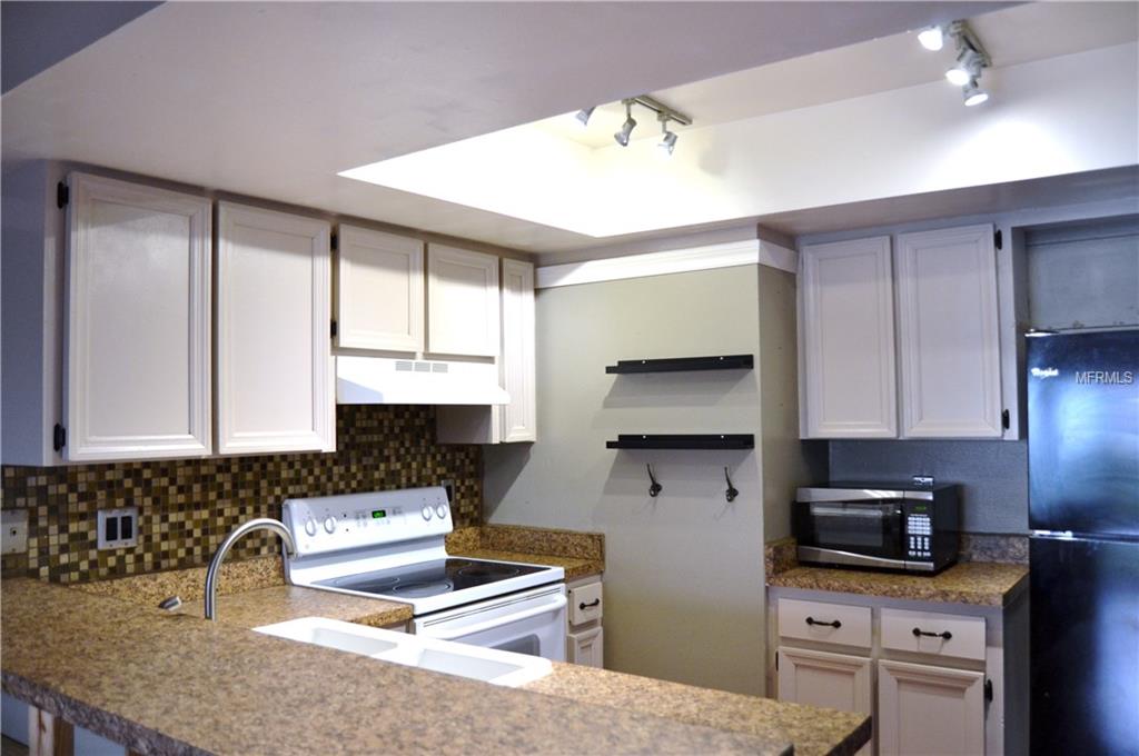 6336 7TH AVENUE W, BRADENTON, Florida 34209, 3 Bedrooms Bedrooms, 3 Rooms Rooms,2 BathroomsBathrooms,Residential,For sale,7TH,A4199390