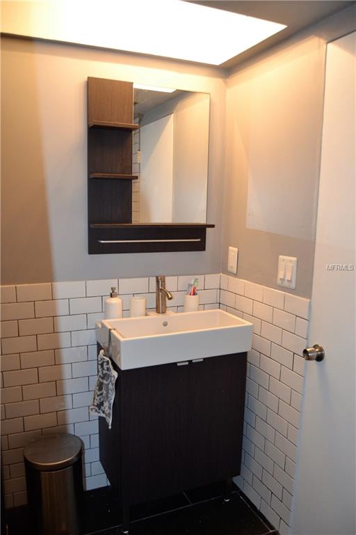 6336 7TH AVENUE W, BRADENTON, Florida 34209, 3 Bedrooms Bedrooms, 3 Rooms Rooms,2 BathroomsBathrooms,Residential,For sale,7TH,A4199390