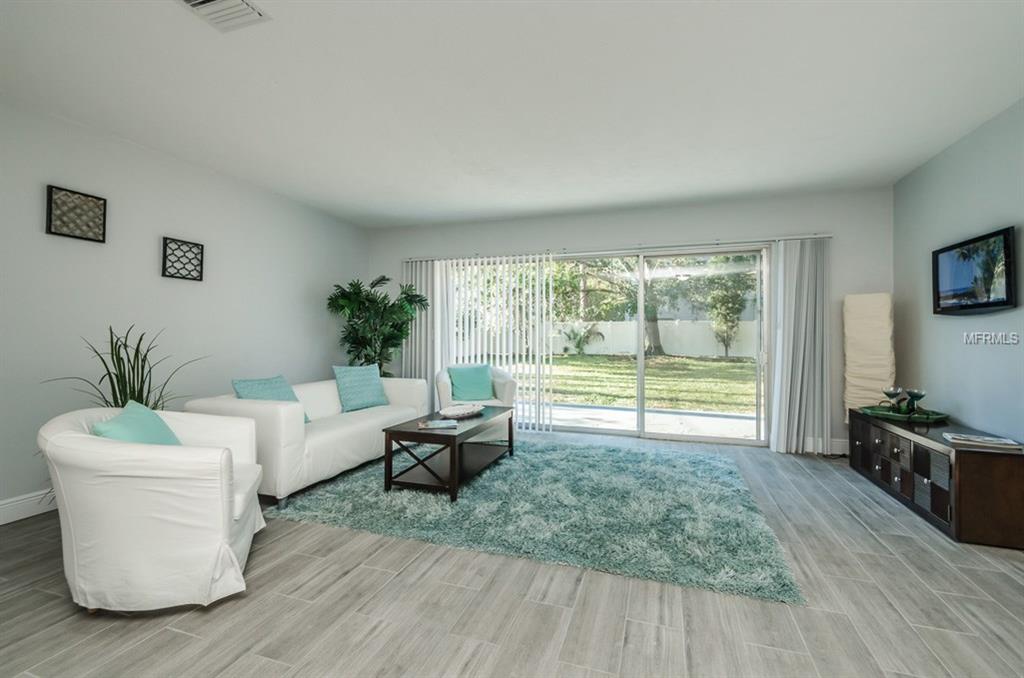 2720 DANIEL STREET, CLEARWATER, Florida 33761, 3 Bedrooms Bedrooms, 6 Rooms Rooms,2 BathroomsBathrooms,Residential,For sale,DANIEL,U7838023