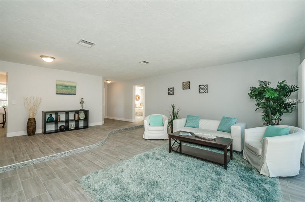 2720 DANIEL STREET, CLEARWATER, Florida 33761, 3 Bedrooms Bedrooms, 6 Rooms Rooms,2 BathroomsBathrooms,Residential,For sale,DANIEL,U7838023