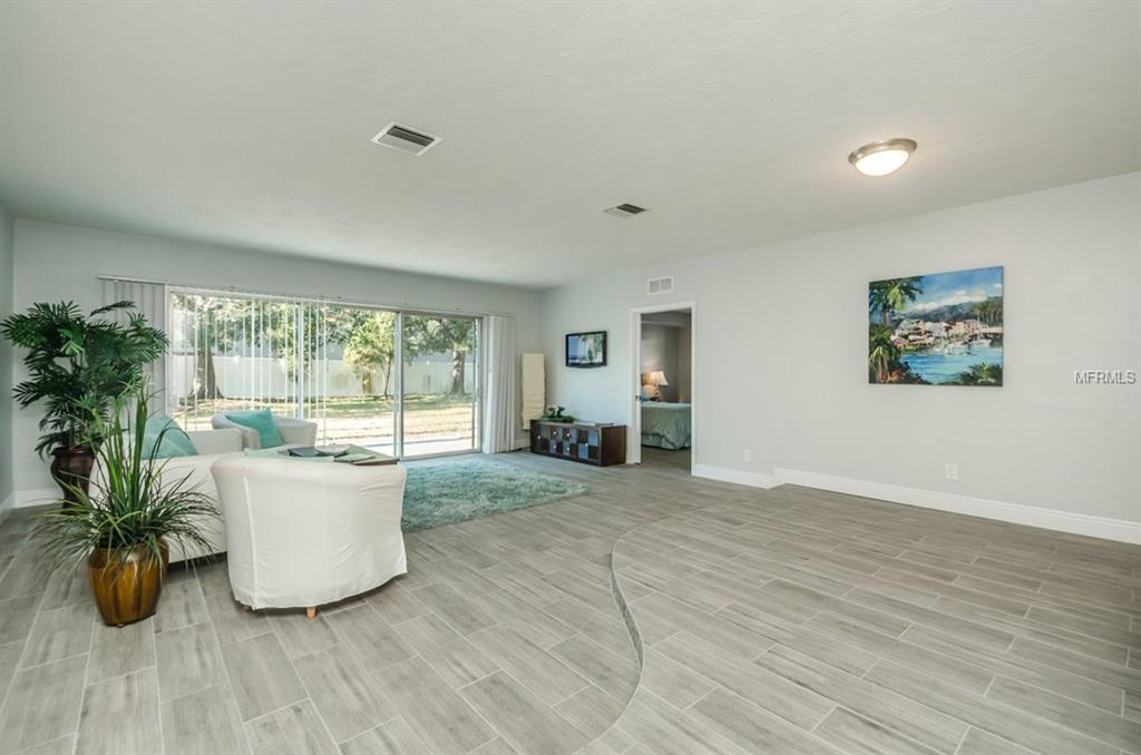 2720 DANIEL STREET, CLEARWATER, Florida 33761, 3 Bedrooms Bedrooms, 6 Rooms Rooms,2 BathroomsBathrooms,Residential,For sale,DANIEL,U7838023