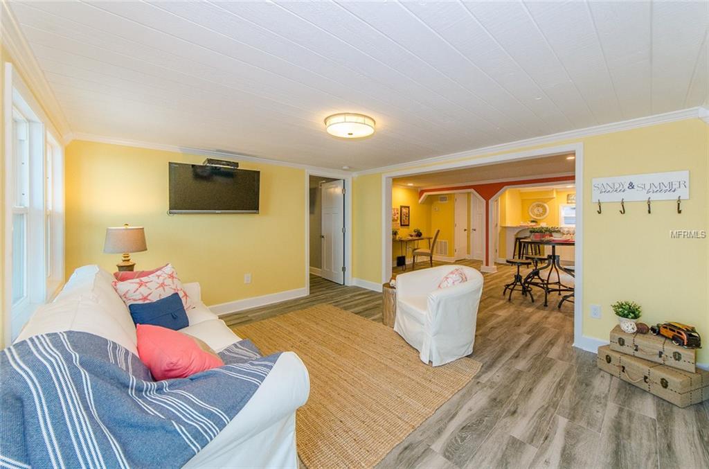 2000 GULF BOULEVARD, INDIAN ROCKS BEACH, Florida 33785, 2 Bedrooms Bedrooms, 5 Rooms Rooms,1 BathroomBathrooms,Residential,For sale,GULF,U7842787