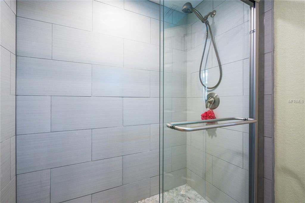 744 JUNGLE QUEEN WAY, LONGBOAT KEY, Florida 34228, 3 Bedrooms Bedrooms, 9 Rooms Rooms,2 BathroomsBathrooms,Residential,For sale,JUNGLE QUEEN,A4206839