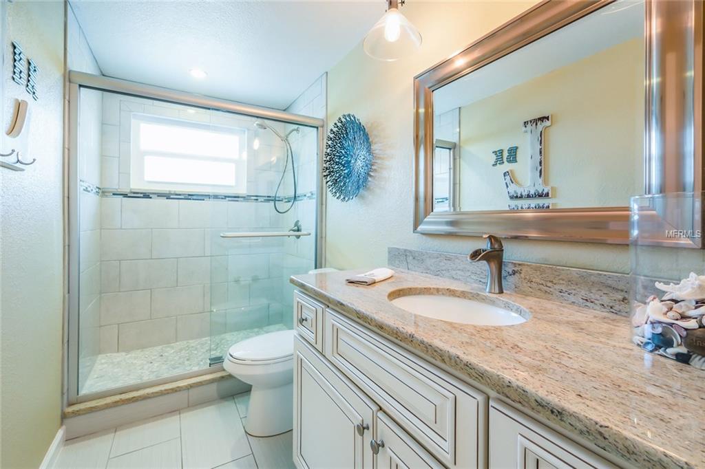 744 JUNGLE QUEEN WAY, LONGBOAT KEY, Florida 34228, 3 Bedrooms Bedrooms, 9 Rooms Rooms,2 BathroomsBathrooms,Residential,For sale,JUNGLE QUEEN,A4206839