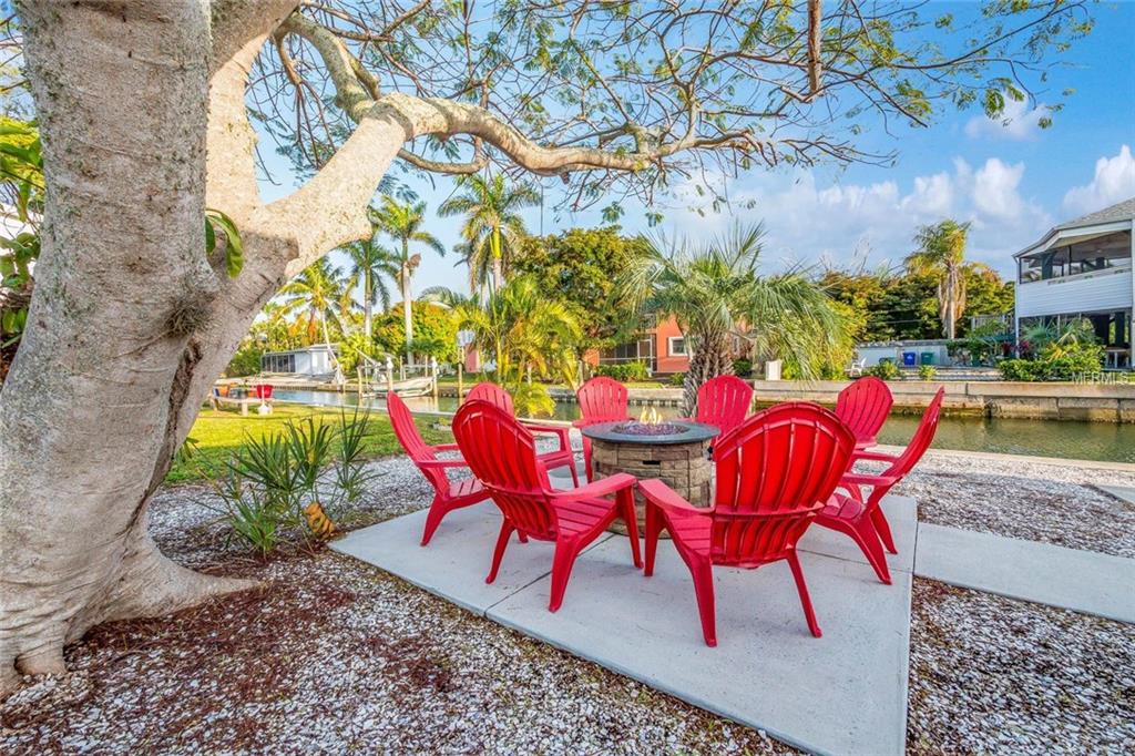 744 JUNGLE QUEEN WAY, LONGBOAT KEY, Florida 34228, 3 Bedrooms Bedrooms, 9 Rooms Rooms,2 BathroomsBathrooms,Residential,For sale,JUNGLE QUEEN,A4206839