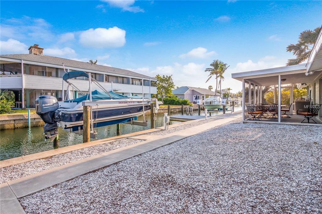 744 JUNGLE QUEEN WAY, LONGBOAT KEY, Florida 34228, 3 Bedrooms Bedrooms, 9 Rooms Rooms,2 BathroomsBathrooms,Residential,For sale,JUNGLE QUEEN,A4206839