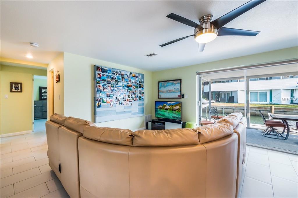 744 JUNGLE QUEEN WAY, LONGBOAT KEY, Florida 34228, 3 Bedrooms Bedrooms, 9 Rooms Rooms,2 BathroomsBathrooms,Residential,For sale,JUNGLE QUEEN,A4206839