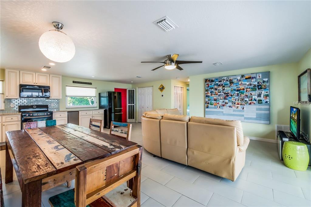 744 JUNGLE QUEEN WAY, LONGBOAT KEY, Florida 34228, 3 Bedrooms Bedrooms, 9 Rooms Rooms,2 BathroomsBathrooms,Residential,For sale,JUNGLE QUEEN,A4206839