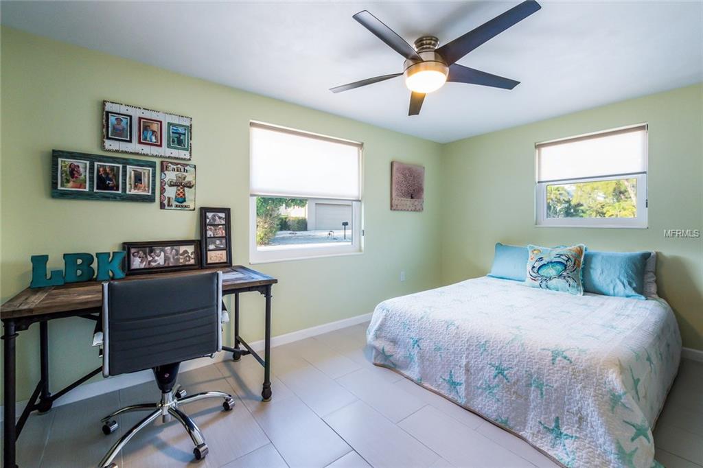 744 JUNGLE QUEEN WAY, LONGBOAT KEY, Florida 34228, 3 Bedrooms Bedrooms, 9 Rooms Rooms,2 BathroomsBathrooms,Residential,For sale,JUNGLE QUEEN,A4206839