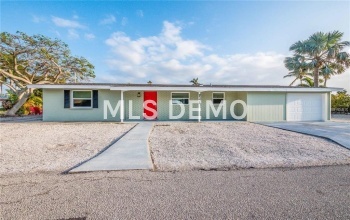 744 JUNGLE QUEEN WAY, LONGBOAT KEY, Florida 34228, 3 Bedrooms Bedrooms, 9 Rooms Rooms,2 BathroomsBathrooms,Residential,For sale,JUNGLE QUEEN,A4206839