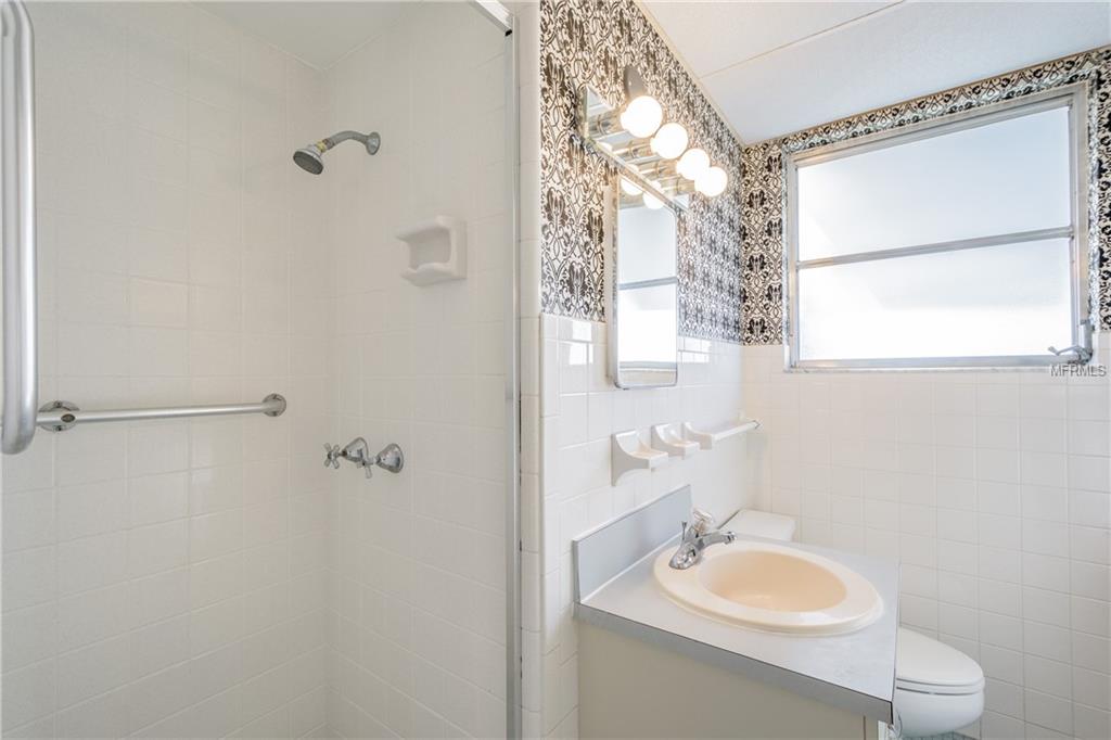 5195 47TH AVENUE N, ST PETERSBURG, Florida 33709, 3 Bedrooms Bedrooms, 5 Rooms Rooms,2 BathroomsBathrooms,Residential,For sale,47TH,U7847623