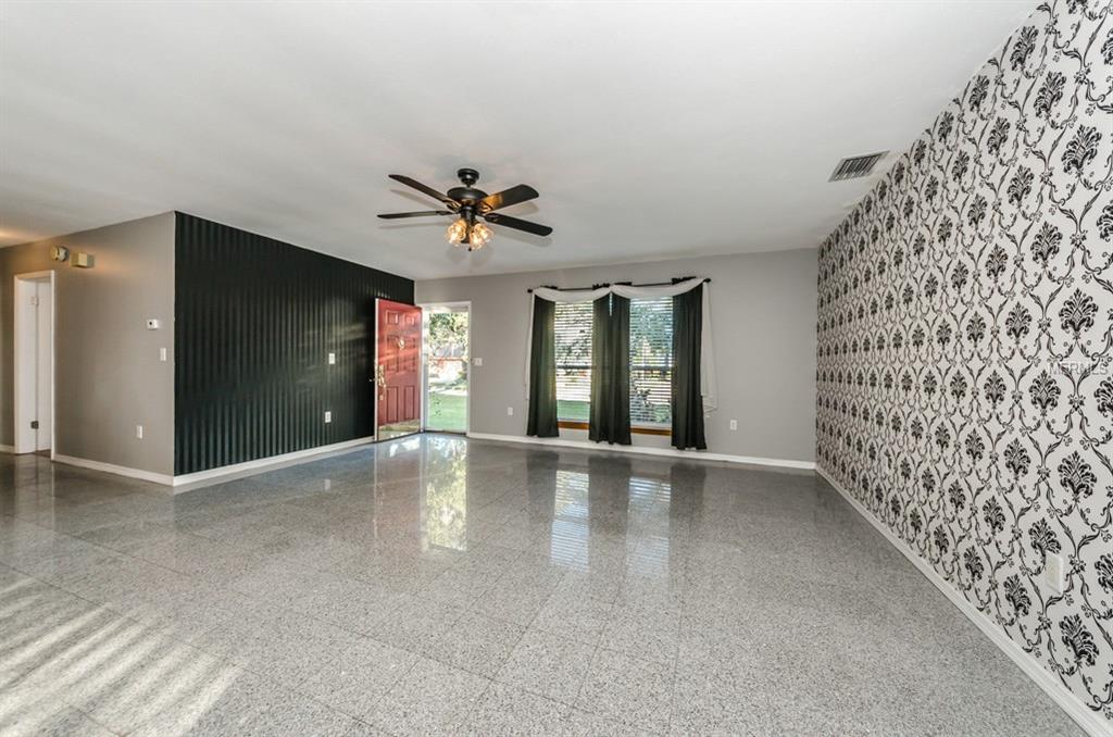 156 LAKE SHORE DRIVE E, PALM HARBOR, Florida 34684, 3 Bedrooms Bedrooms, 4 Rooms Rooms,2 BathroomsBathrooms,Residential,For sale,LAKE SHORE,U7838028