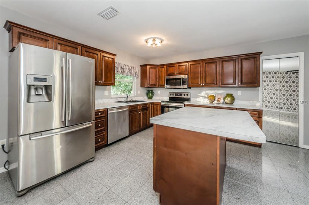 156 LAKE SHORE DRIVE E, PALM HARBOR, Florida 34684, 3 Bedrooms Bedrooms, 4 Rooms Rooms,2 BathroomsBathrooms,Residential,For sale,LAKE SHORE,U7838028