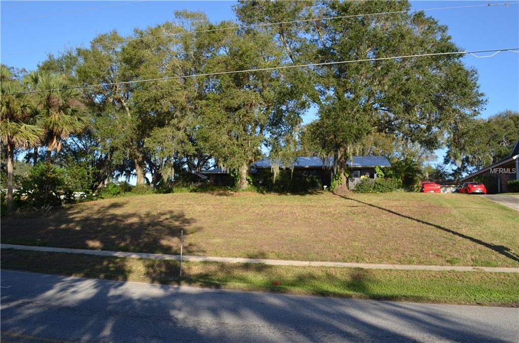 2305 S LAKESHORE DRIVE, CLERMONT, Florida 34711, 3 Bedrooms Bedrooms, 10 Rooms Rooms,2 BathroomsBathrooms,Residential,For sale,LAKESHORE,O5550557