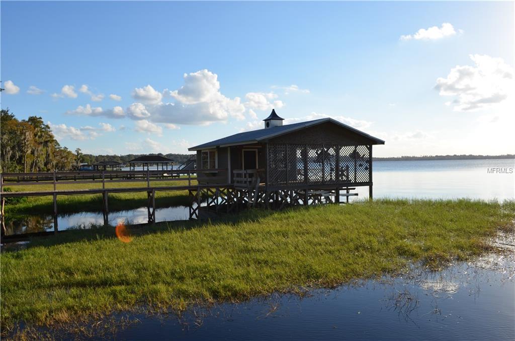 2305 S LAKESHORE DRIVE, CLERMONT, Florida 34711, 3 Bedrooms Bedrooms, 10 Rooms Rooms,2 BathroomsBathrooms,Residential,For sale,LAKESHORE,O5550557