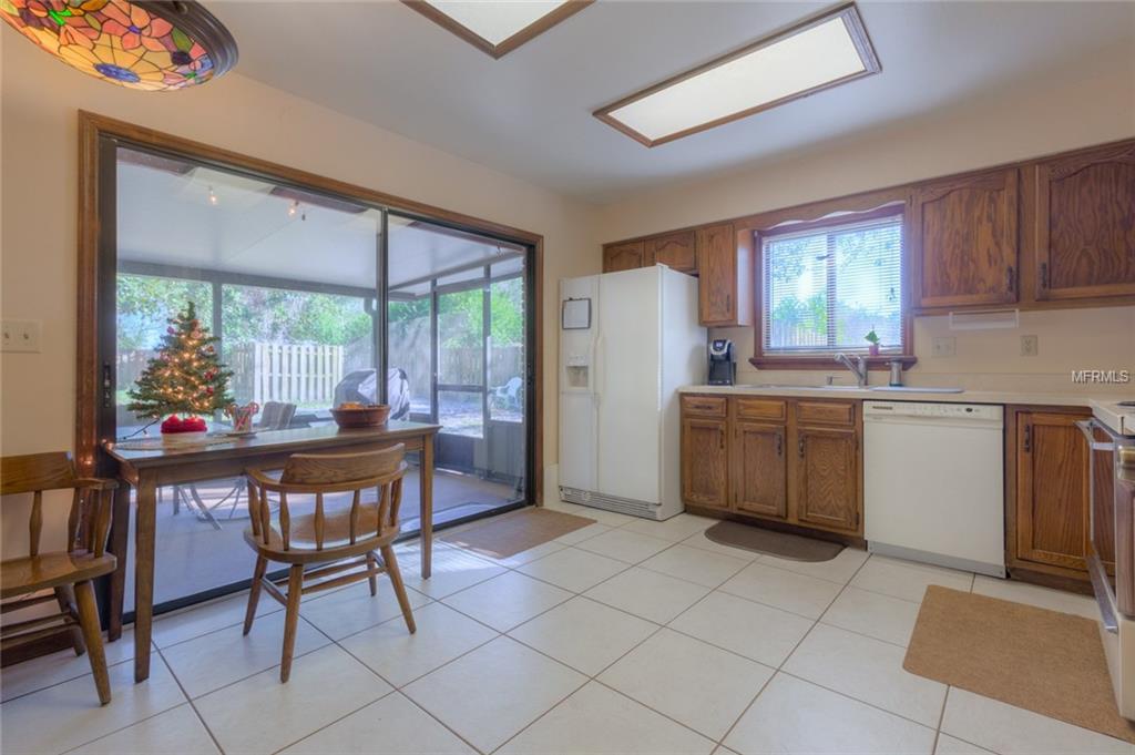 2119 E NEW YORK AVENUE, DELAND, Florida 32724, 3 Bedrooms Bedrooms, 5 Rooms Rooms,2 BathroomsBathrooms,Residential,For sale,NEW YORK,V4722273