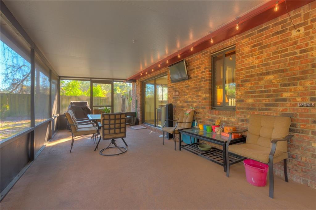 2119 E NEW YORK AVENUE, DELAND, Florida 32724, 3 Bedrooms Bedrooms, 5 Rooms Rooms,2 BathroomsBathrooms,Residential,For sale,NEW YORK,V4722273