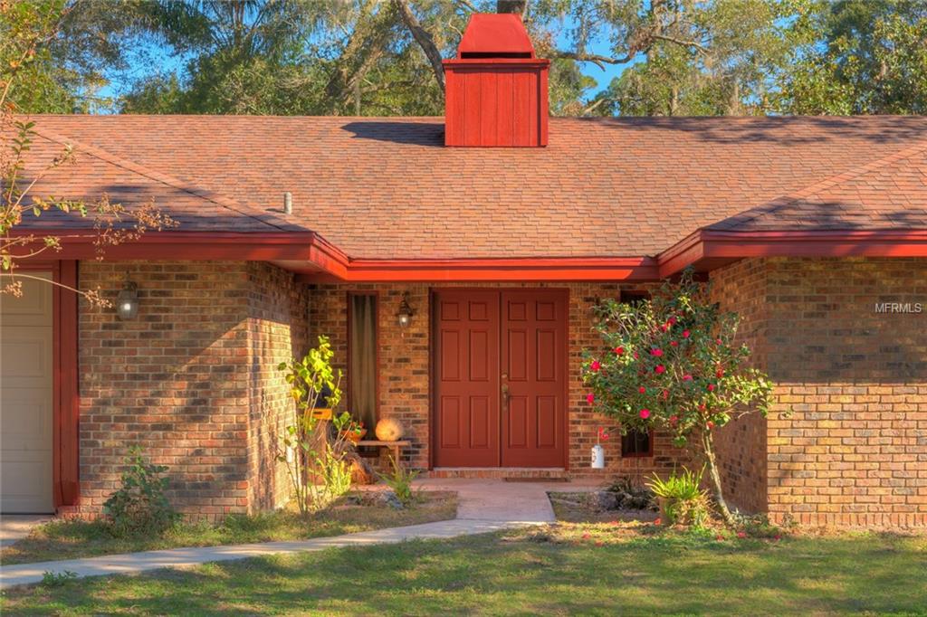 2119 E NEW YORK AVENUE, DELAND, Florida 32724, 3 Bedrooms Bedrooms, 5 Rooms Rooms,2 BathroomsBathrooms,Residential,For sale,NEW YORK,V4722273