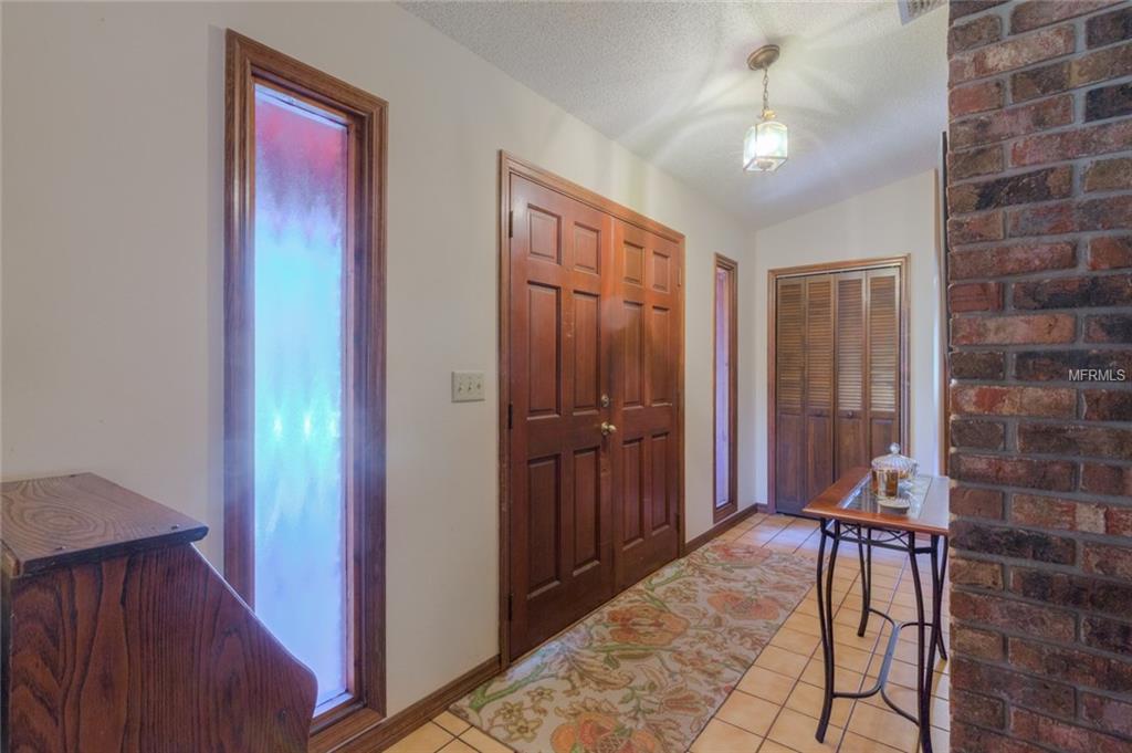 2119 E NEW YORK AVENUE, DELAND, Florida 32724, 3 Bedrooms Bedrooms, 5 Rooms Rooms,2 BathroomsBathrooms,Residential,For sale,NEW YORK,V4722273