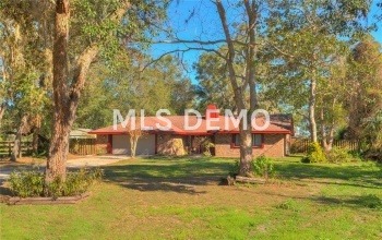 2119 E NEW YORK AVENUE, DELAND, Florida 32724, 3 Bedrooms Bedrooms, 5 Rooms Rooms,2 BathroomsBathrooms,Residential,For sale,NEW YORK,V4722273